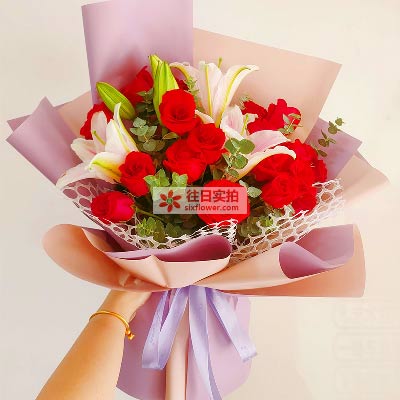 娄底18朵红玫瑰百合，真情相守一生